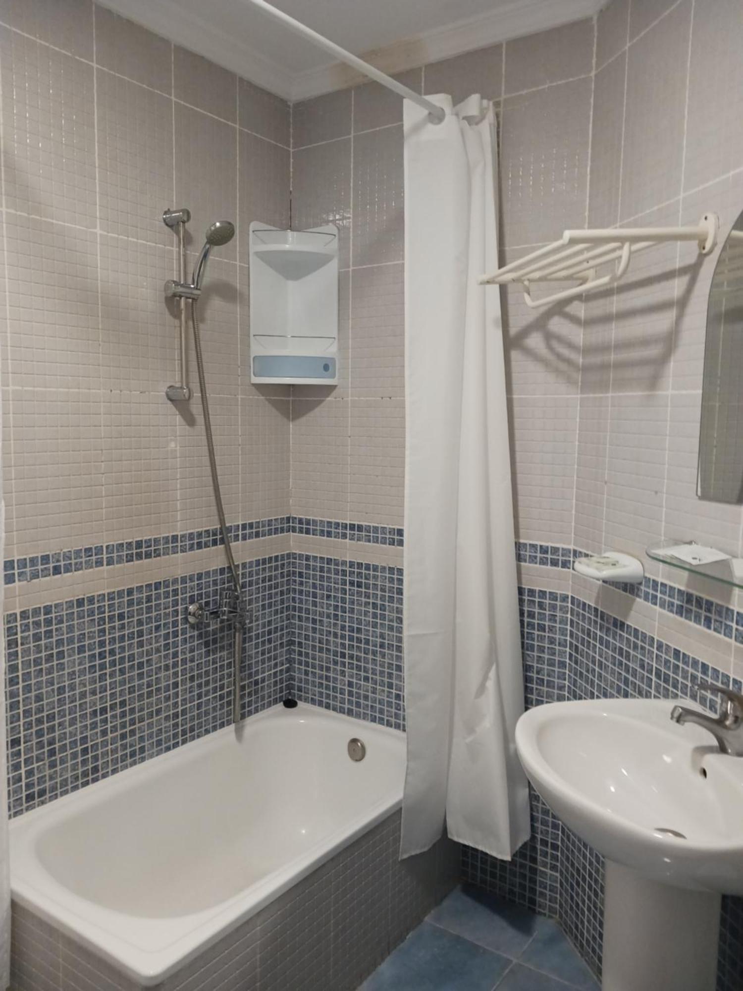 Hotel Manantiales Торемолинос Екстериор снимка